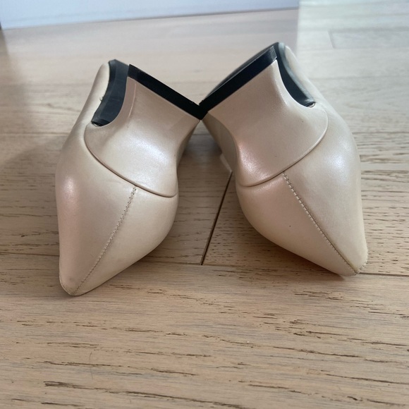 Stuart Weitzman “Mr. Seymour” Taupe Leather Kitten Heels – Size 8SS (AAAA), - Picture 9 of 9